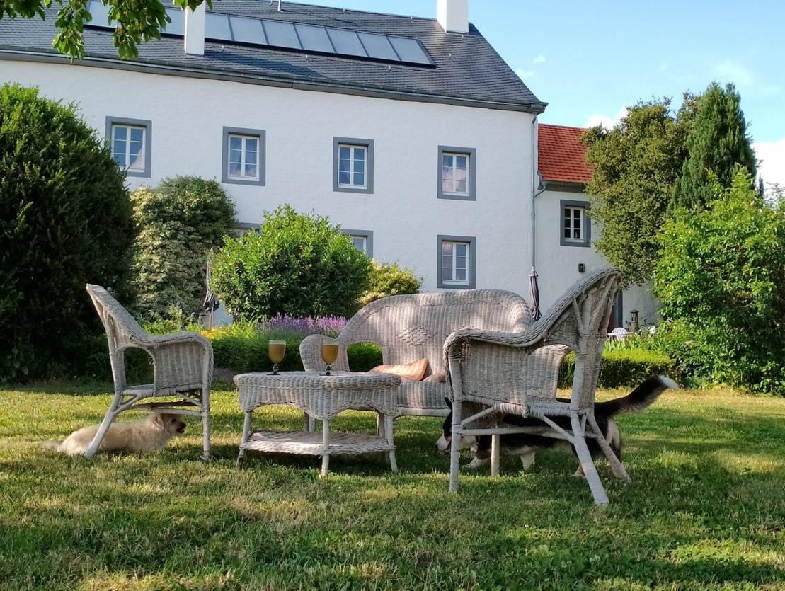B&B Gutshaus De La Fontaine Feilsdorf Екстер'єр фото